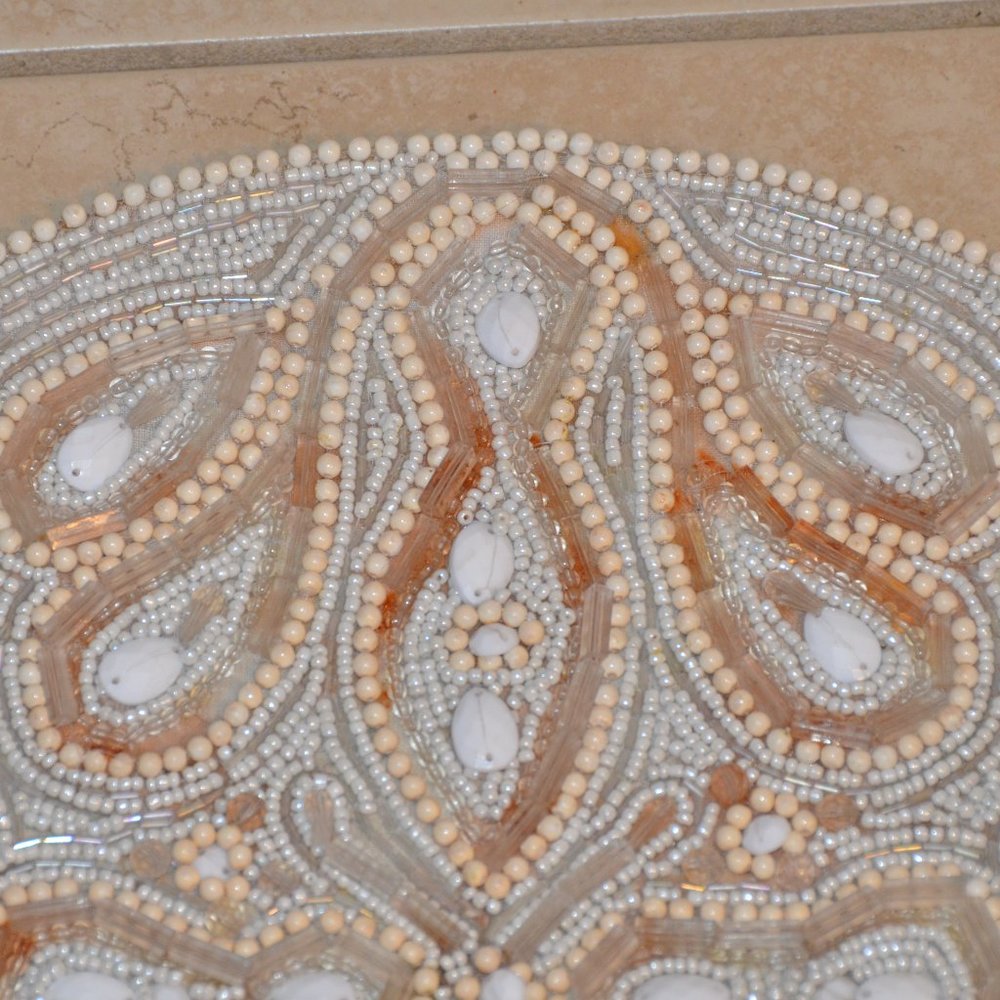 KIM SEYBERT WHITE PAISLEY CHRISTMAS HOLIDAY CRYSTAL PLACEMAT CHARGER CENTERPIECE - Picture 2 of 8